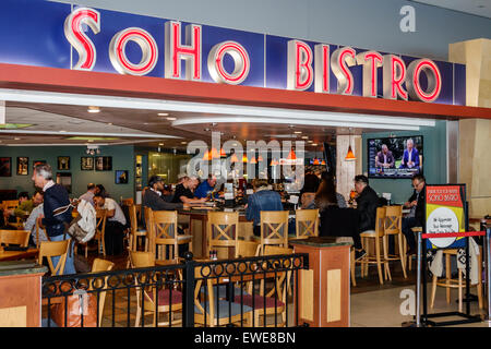 New York City, NY NYC, Northeast, Queens, John F. Kennedy International Airport, JFK, Interior Inside, terminal, gate, SoHo Bistro, ristorante ristoranti gastronomici Foto Stock