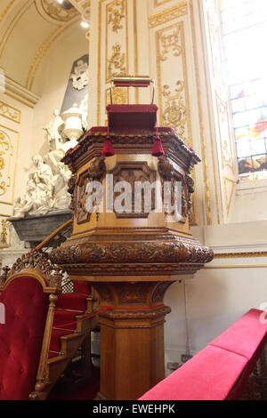 Il pittoresco pulpito nella chiesa interno della Chiesa Witley Worcestershire Inghilterra Foto Stock