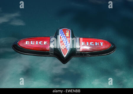 Il tronco posteriore emblema su una Buick 1940. Foto Stock