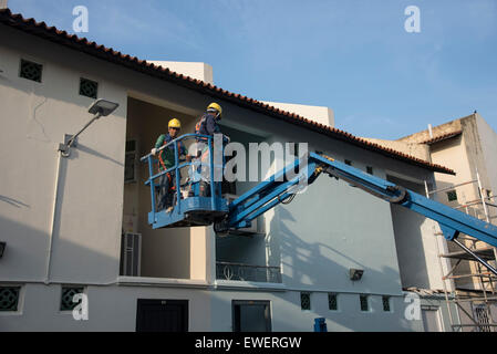 Lavoratori migranti lavoratori edili in Little India, Singapore Foto Stock