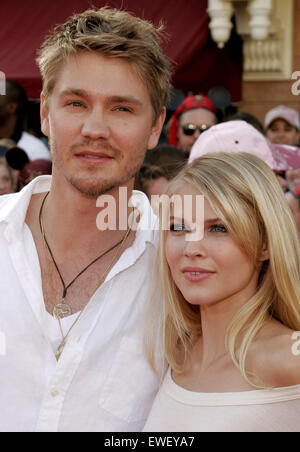 Chad Michael Murray e Kenzie Dalton frequentare la prima mondiale di "Pirati dei Caraibi: All'estremità del mondo" tenutasi presso il Disneyland di Anaheim, in California, il 19 maggio 2007. Foto Stock