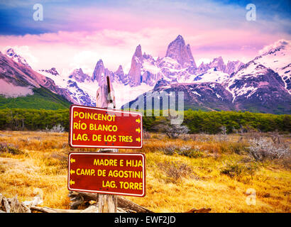 Segni di parco in parco nazionale Los Glaciares, Fitz Roy Mountain Range, Argentina. Foto Stock