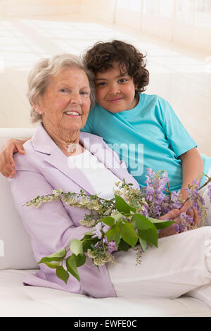 SENIOR & BAMBINO Foto Stock