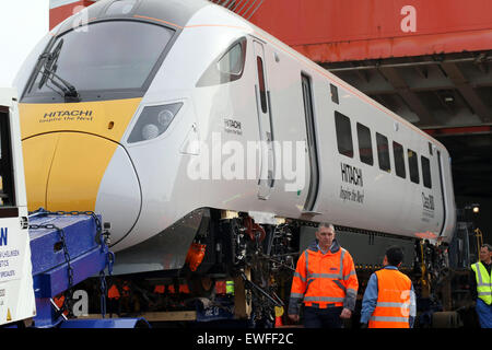 PICS FILE: Southampton, Hampshire, Regno Unito. Xii marzo, 2015. Il governo è oggi prevede di annunciare che un miliardo di sterline progetto destinato a rivoluzionare i servizi ferroviari su Great Western mainline è in ritardo e massicciamente sui budget. Essa potrebbe significare una flotta di Giapponese di stile bullet treni sono in ritardo nel servizio, costringendo i passeggeri a subire il sovraffollamento per un tempo più lungo del previsto. Credito: Jason Kay/Alamy Live News Foto Stock