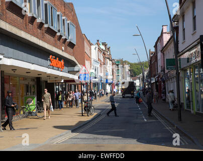 Negozi in alto Brook Street, Ipswich, Suffolk, Inghilterra, Regno Unito Foto Stock