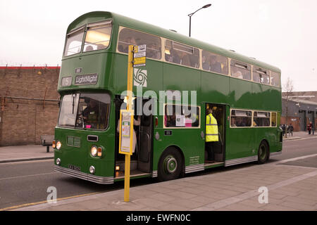 Vintage antichi verde Double Decker Bus MPTE Liverpool Foto Stock