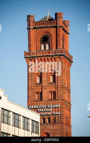 Hamilton si piazza Stazione torre in stile vittoriano di sfiato in mattoni Foto Stock