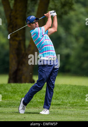 Eichenried, Germania. Il 25 giugno, 2015. Pablo Larrazabal della Spagna in azione al tour europeo di torneo di golf in Eichenried, Germania, 25 giugno 2015. Foto: MARC MUELLER/dpa/Alamy Live News Foto Stock