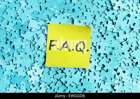 F.A.Q parola su Sfondo puzzle Foto Stock