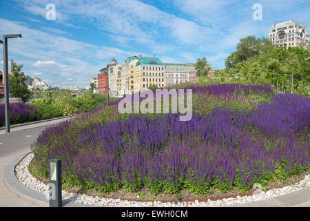 Letti di fiori nel parco Muzeon Foto Stock