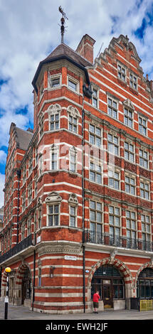 St James Street è la via principale del quartiere di St James's, Londra centrale Foto Stock