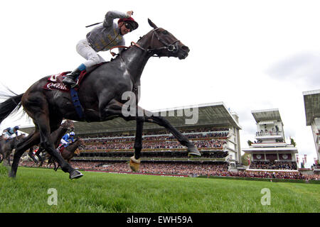 Parigi, Francia, jockey Thierry Jarnet vince con il mare Treve il Prix de l'Arc de Triomphe Foto Stock