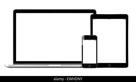 Serie di moderni dispositivi di tecnologia modello per sensibile design presentazione. Mockup consistono di laptop, smartphone e tablet pc Foto Stock