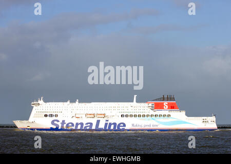 Stena Hollandica lascia Hoek van Holland per Harwich, Inghilterra. Foto Stock