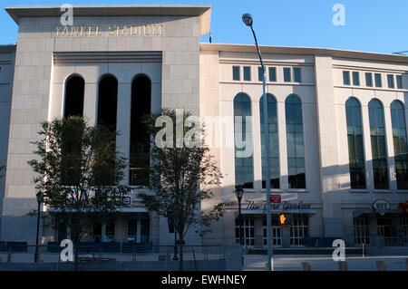 Lo Yankee Stadium. Oriente 161 Street e il fiume Avenue. Jerome Avenue, Bronx. M 161th. Telefono 718-293-6000. Durante i mesi di Foto Stock