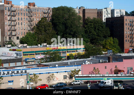 Tipico paesaggio ed edifici nel Bronx. Bronx pensare nulla può farci immaginare alcune facce amichevoli e un' atmosfera un Foto Stock