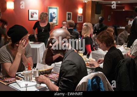 Sylvia s ristorante sul Lenox Avenue in Harlem in NYC. Sylvia's Restaurant di Harlem, il leggendario soul food ristorante a 328 Lenox Avenue di Harlem, a New York City, Stati Uniti d'America Foto Stock