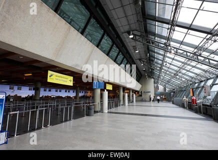 Keflavik Partenze aeroporto area check in costruzione terminale Islanda Foto Stock