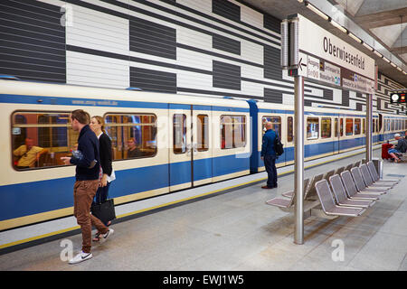 La stazione della metropolitana Oberwiesenfeld Monaco di Baviera Baviera Germania Foto Stock