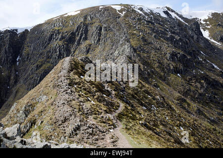 Bordo di estensione arete e Helvellyn picco di montagna, Lake District, Cumbria, England, Regno Unito Foto Stock