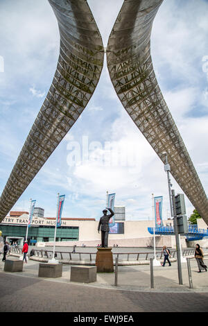 Whittle Arch in luogo del millennio Coventry city centre Foto Stock