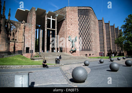 Colpo esterno della nuova Cattedrale Coventry Foto Stock