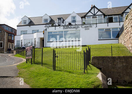 Bamburgh Castle Inn hotel, Seahouses, Northumberland, England, Regno Unito Foto Stock