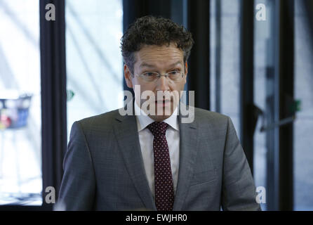 Bruxelles, Belgio. Il 27 giugno, 2015. Il presidente dell'eurogruppo Jeroen Dijsselbloem arriva in corrispondenza di una zona euro i ministri delle finanze riunione di emergenza sulla situazione in Grecia a Bruxelles, Belgio, 27 giugno 2015. Credito: Voi Pingfan/Xinhua/Alamy Live News Foto Stock