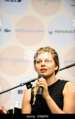 Cantante francese e attrice Louane Emera assiste Film Festival 2015 a Tokyo, il 26 giugno 2015. Foto Stock