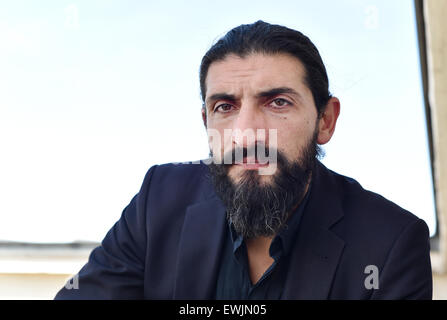 Berlino, Germania. 17 Giugno, 2015. Esclusivo - attore tedesco e produttore di film di origini turche Numan Acar, fotografato a Berlino (Germania), 17 giugno 2015. Foto: Jens Kalaene/dpa/Alamy Live News Foto Stock