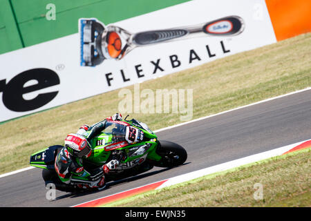 Misano Adriatico, Italia - 20 Giugno 2015: KAWASAKI ZX-10R del Kawasaki Racing Team, guidato da Jonathan Rea Foto Stock