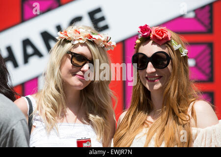 Londra, UK, 27 giugno 2015,l'orgoglio di Londra Parad Credito: Keith Larby/Alamy Live News Foto Stock