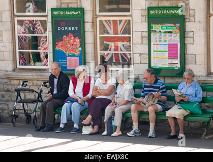 Swanage, Dorset, Regno Unito. Il 27 giugno, 2015. Purbeck in guerra e forze armate Weekend a Swanage Railway Stazione ferroviaria Credito: Carolyn Jenkins/Alamy Live News Foto Stock