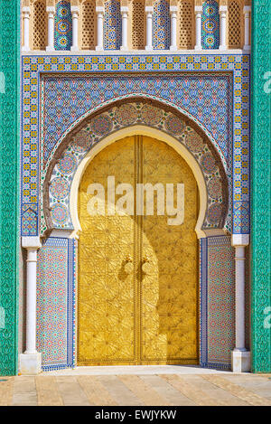 Porte a Palazzo Reale di Fez, Marocco, Africa Foto Stock