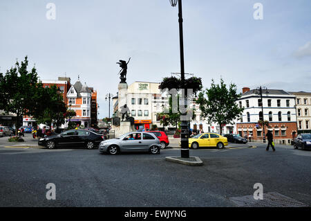 Diamond Memoriale di guerra. Dedicato ai soldati che morirono e servito nella guerra mondiale I e II Guerra Mondiale. Derry, Londonderry. Regno Unito Foto Stock