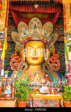 Maitreya Buddha nel monastero di Thiksey, Leh, Ladakh regione. India Foto Stock