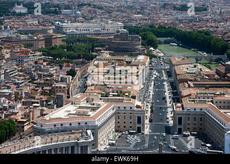 Panoramica di Roma visti dalla basilica di San Pietro Foto Stock
