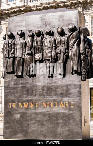 Le donne della guerra mondiale ll monumento London, England, Regno Unito Foto Stock