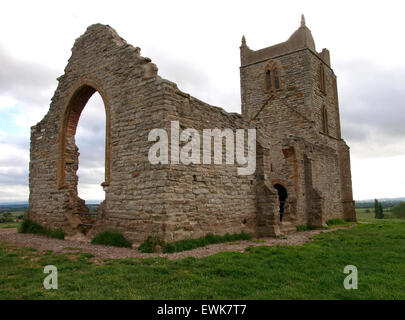 Burrow Mump è una collina e sito storico con le rovine di una chiesa sulla sommità della collina, Burrowbridge, Somerset, Regno Unito Foto Stock