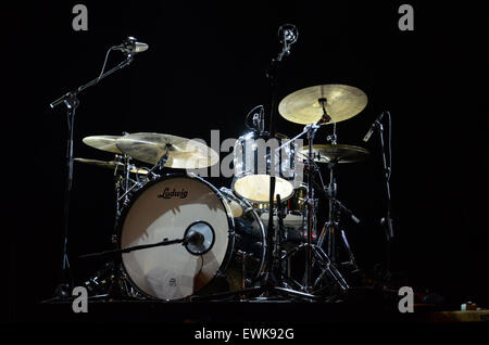 Contrassegnare di Barrett Ludwig drum kit sul palco per il concerto di hoax, Paesi Bassi Foto Stock