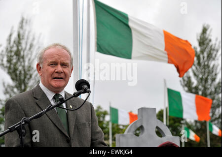 Londonderry, Irlanda del Nord. Il 28 giugno, 2015. Sinn Fein è Martin McGuinness parlando all'annuale Derry repubblicano associazione tombe di commemorazione per IRA volontari uccisi durante il conflitto nell'Irlanda del Nord. Credito: George Sweeney/Alamy Live News Foto Stock