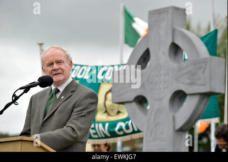 Londonderry, Irlanda del Nord. Il 28 giugno, 2015. Sinn Fein è Martin McGuinness parlando all'annuale Derry repubblicano associazione tombe di commemorazione per IRA volontari uccisi durante il conflitto nell'Irlanda del Nord. Credito: George Sweeney/Alamy Live News Foto Stock