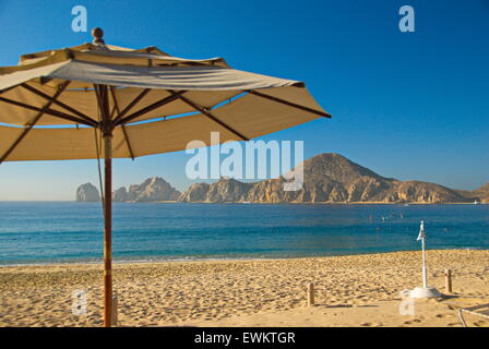 Luce del sole di mattina sulla spiaggia e l'oceano in Messico. Foto Stock