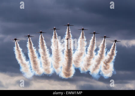 GUILDFORD, SURREY/UK - giugno 27:frecce rosse RAF display cavalcavia team a forze armate giorno Foto Stock