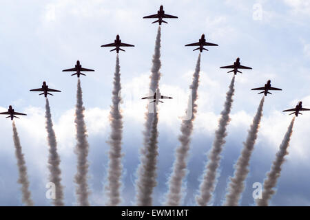 GUILDFORD, SURREY/UK - giugno 27:frecce rosse RAF display cavalcavia team a forze armate giorno Foto Stock