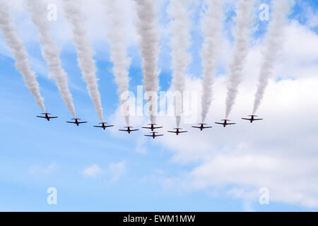 GUILDFORD, SURREY/UK - giugno 27:frecce rosse RAF display cavalcavia team a forze armate giorno Foto Stock