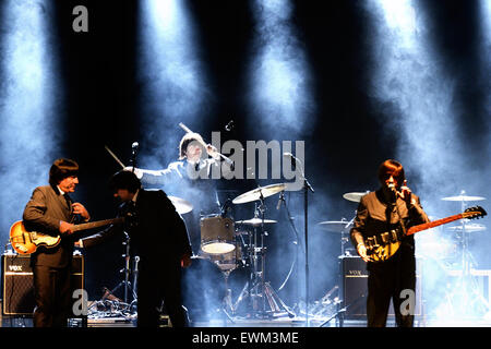 Barcellona - Lug 24: Abbey Road (banda tributo ai Beatles) esegue al Golden Revival Festival. Foto Stock