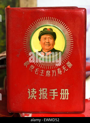 Mao Zedong / Mao TseTung presidente del Partito comunista cinese Cina ( Il piccolo libro rosso ) Foto Stock