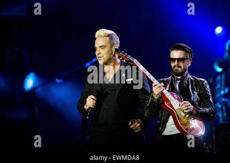 Robbie Williams esegue live at Pinkpop Festival 2015 in Paesi Bassi © Roberto Finizio Foto Stock