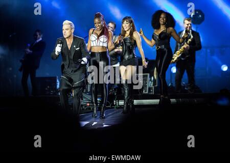 Robbie Williams esegue live at Pinkpop Festival 2015 in Paesi Bassi © Roberto Finizio Foto Stock